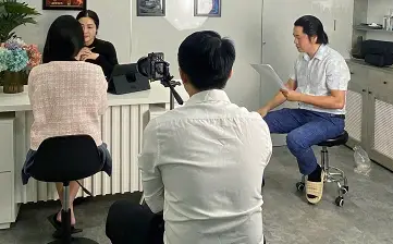 Vie Star Brands chuẩn bị ánh sáng và góc quay cho Tina Trần.