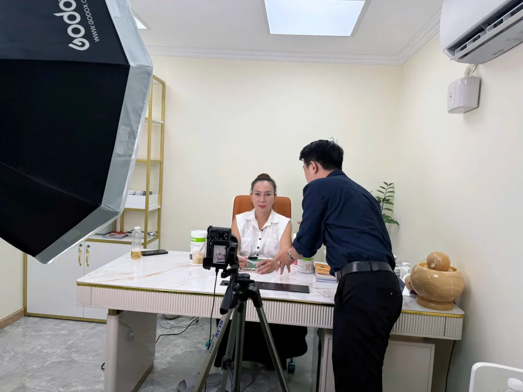 Vie Star Brands đi quay video thương hiệu ho chuyên gia dinh dưỡng Bảo Trang