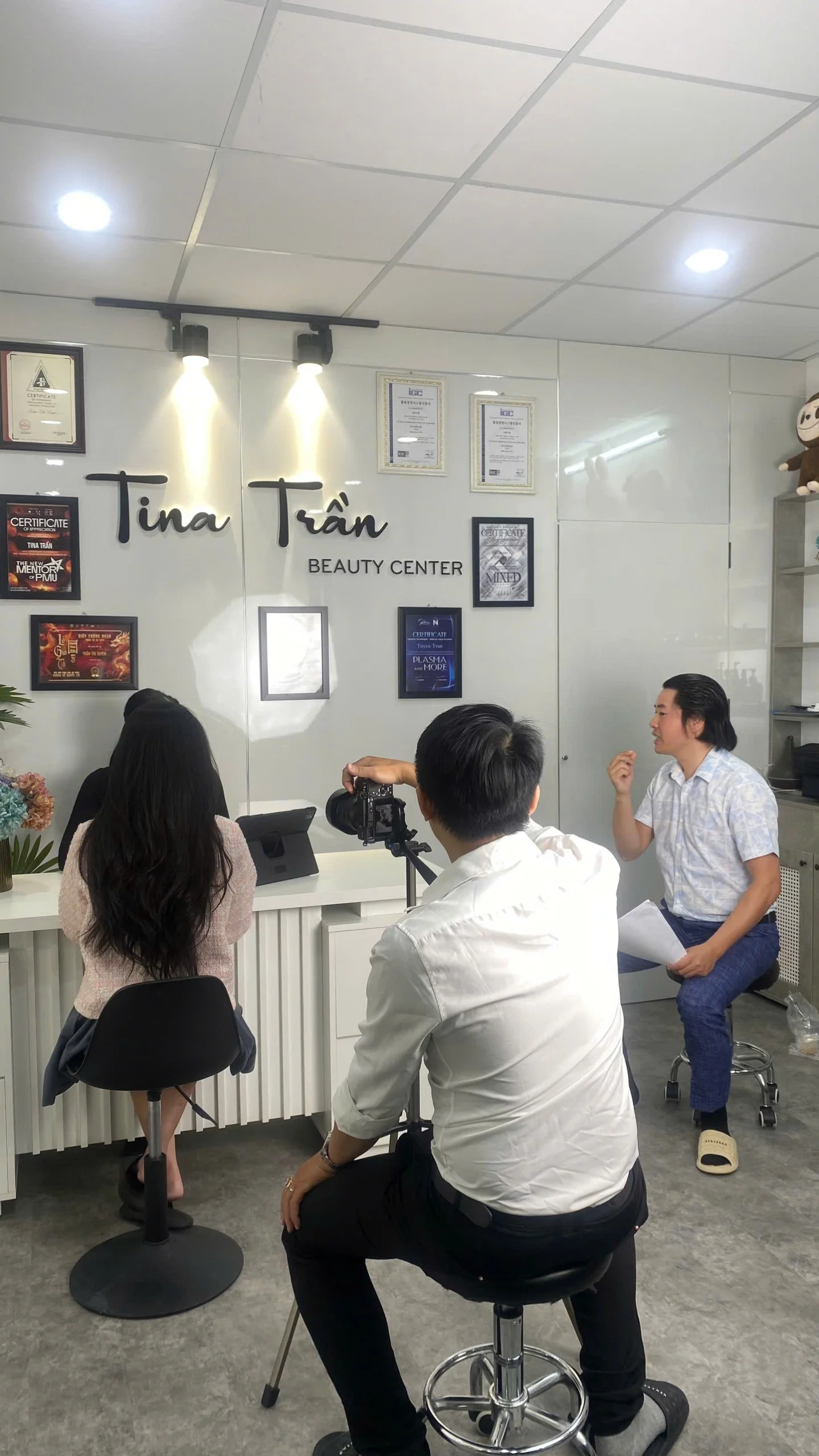 Hậu Trường Dịch Vụ Quay Video Ngắn