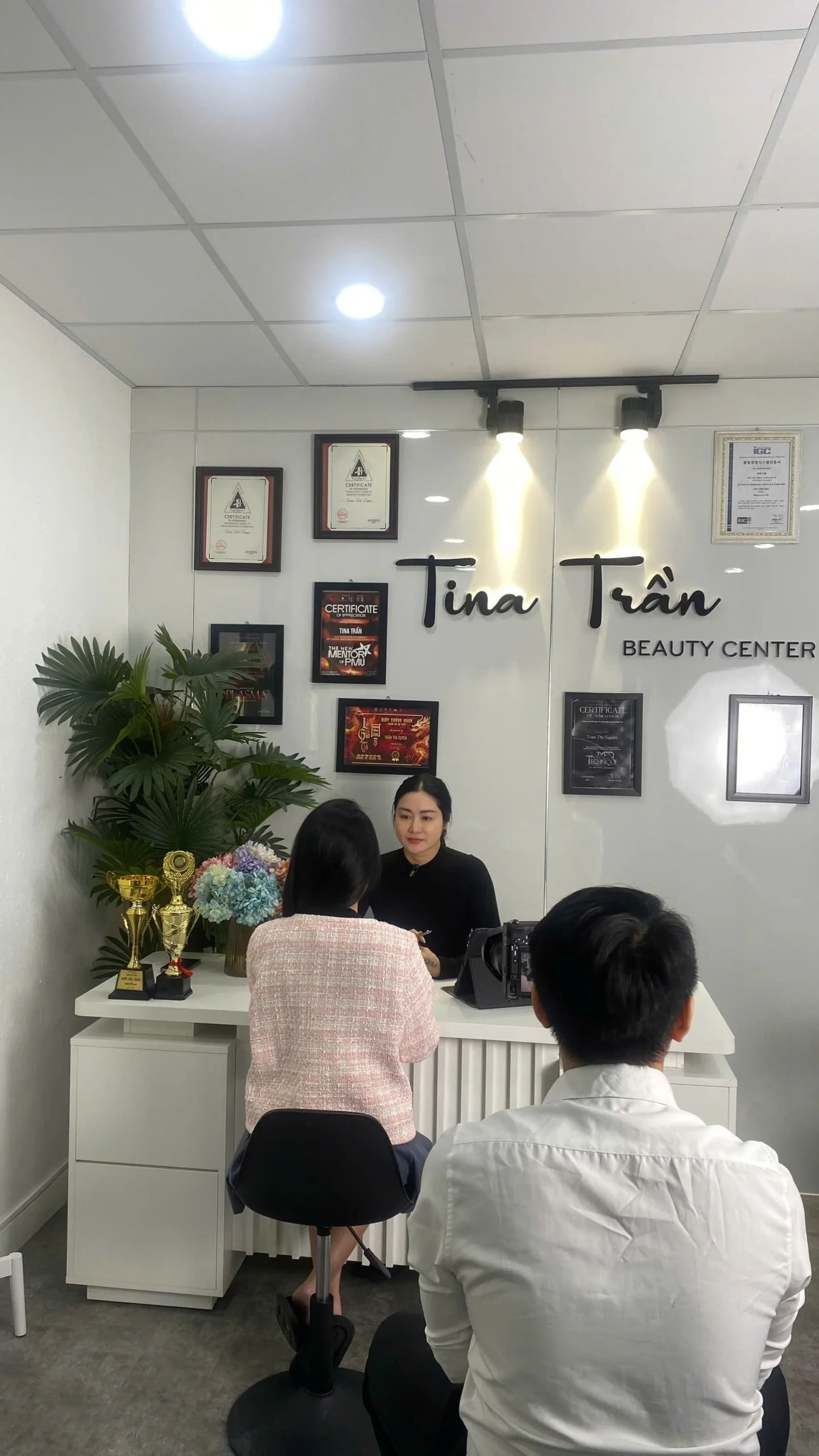 Hậu Trường Dịch Vụ Quay Video TikTok